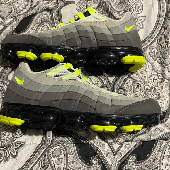 Air Max 95 “Neon” - Picture 2 of 3